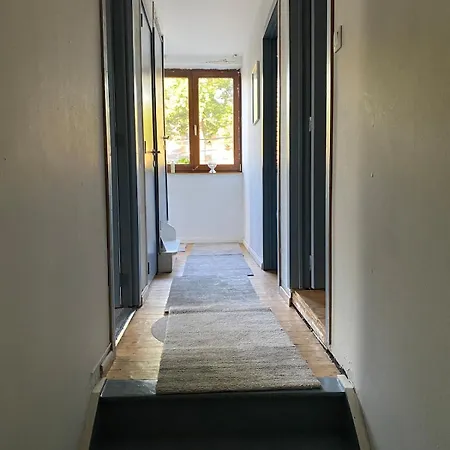 Spacious With Garden - Ideal For Groups 别墅 *