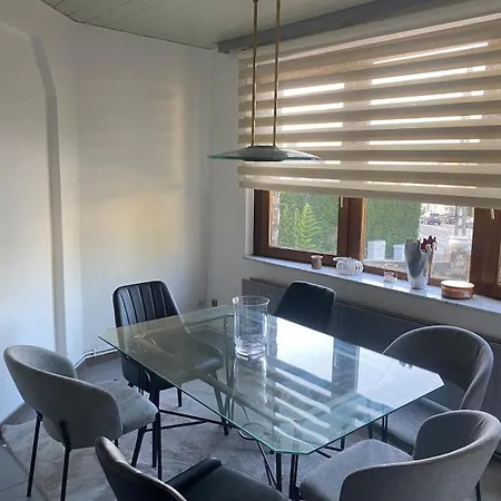 Spacious With Garden - Ideal For Groups 别墅