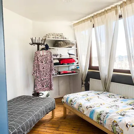 Spacious With Garden - Ideal For Groups 别墅 *