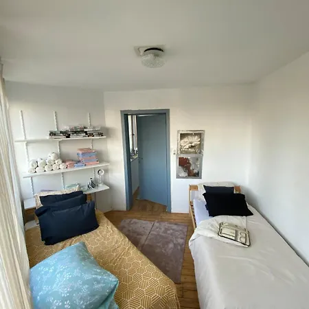 Spacious With Garden - Ideal For Groups 别墅 *